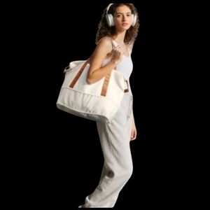 Travel Time Stylish Ivory/ Brown Expandable Nylon Travel Bag / Cosmetic Bags